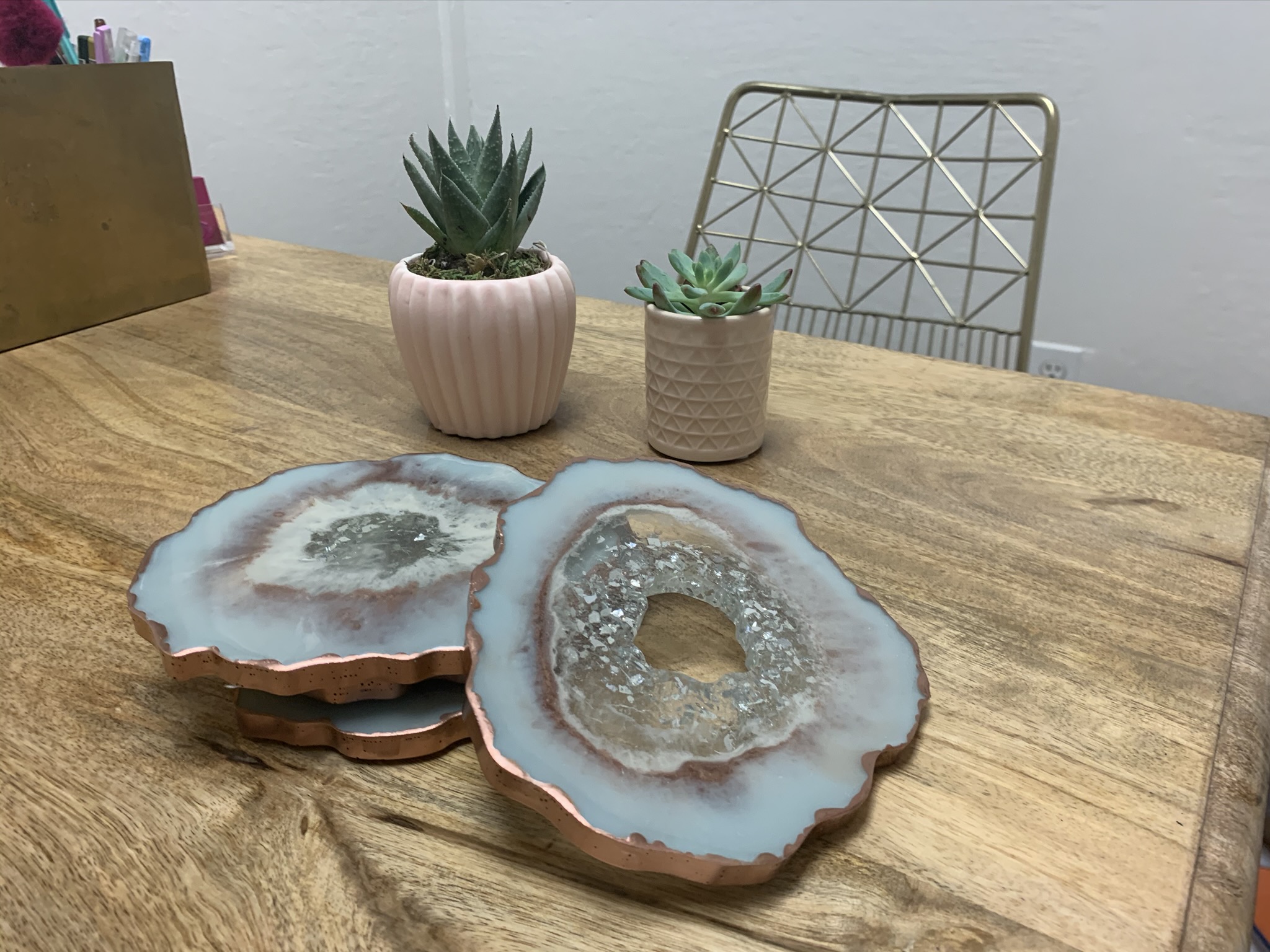 resin art, artwork near me, artwork texas, resin texas, acrylic resin painting, decorative trays, resin home goods, ring dish, dallas shopping. dallas gifts, dallas home décor, dallas interiors, dallas gifts, dallas art, dfw shopping